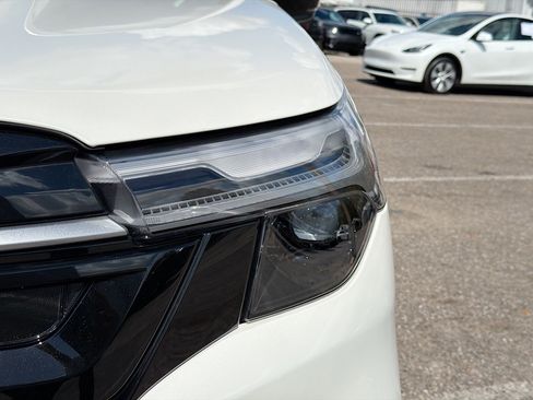 Used 2025 Subaru Forester Touring image 9