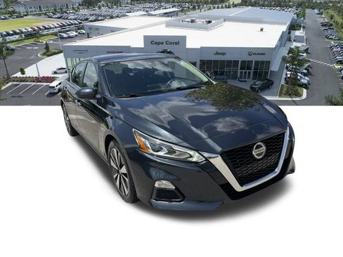 Used 2022 Nissan Altima 2.5 SV FWD image 3