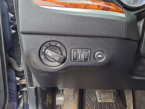 Used 2014 Chrysler 300 AWD w/ Driver Convenience Group image 17