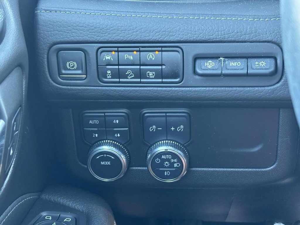 Certified 2023 GMC Yukon XL Denali AWD/4WD image 18