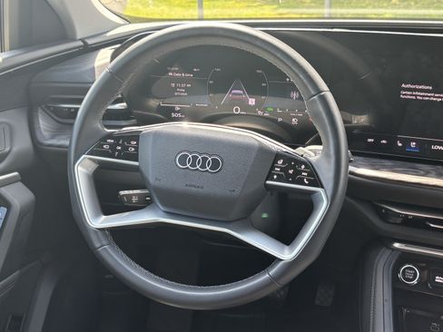 Used 2025 Audi Q5 Prestige w/ 20" Wheel Package AWD/4WD image 17