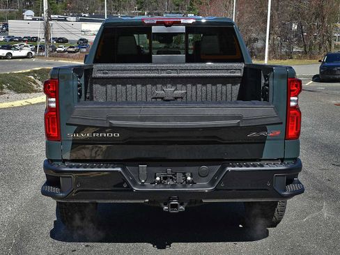 New 2026 Chevrolet Silverado 2500 ZR2 w/ LPO, Dark Essentials Package AWD/4WD image 8