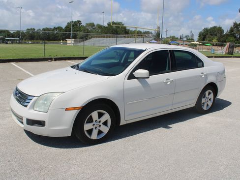 Used 2009 Ford Fusion SE FWD image 5