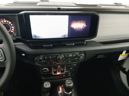 New 2026 Jeep Gladiator Sport image 9