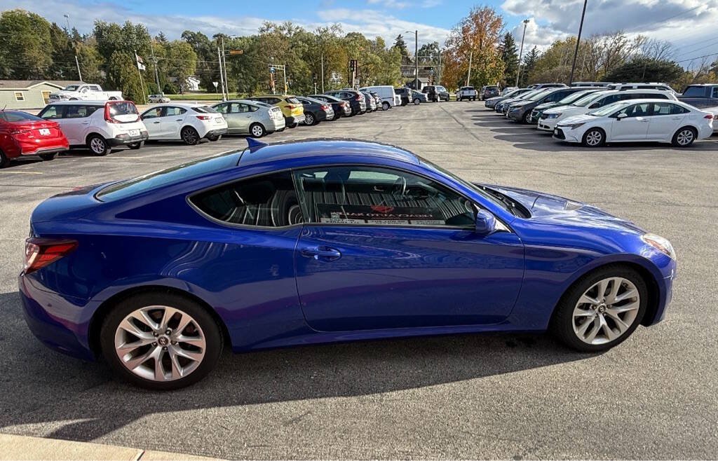 Used 2013 Hyundai Genesis 2.0T RWD image 5