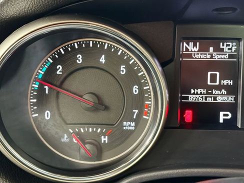 Used 2011 Jeep Grand Cherokee Laredo image 13