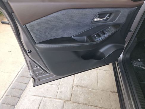 Certified 2023 Nissan Rogue SV image 4