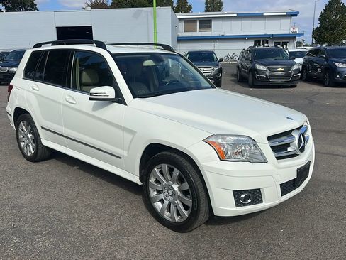 Used 2012 Mercedes-Benz GLK 350 4MATIC image 2