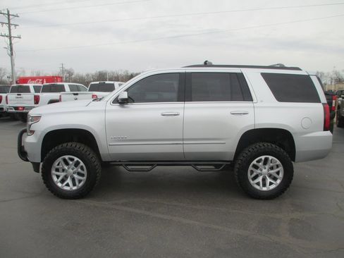 Used 2017 Chevrolet Tahoe LT w/ LT Signature Package image 9