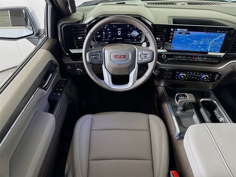 New 2026 GMC Sierra 1500 SLT image 15