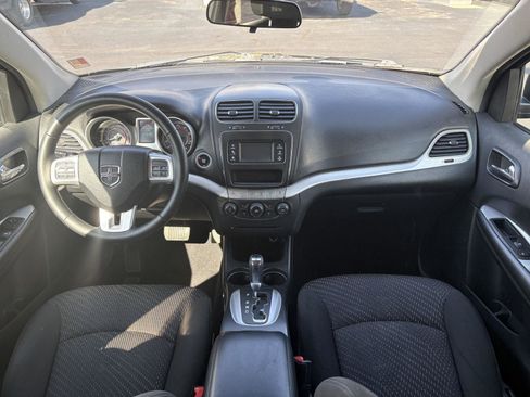 Used 2018 Dodge Journey SE w/ Connectivity Group image 9