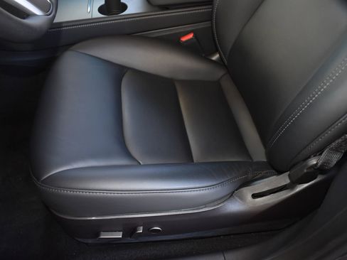 Used 2023 Tesla Model 3 Standard Range image 15