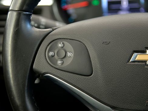 Used 2016 Chevrolet Impala LT w/ Convenience Package image 22