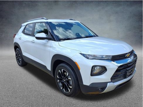 Used 2021 Chevrolet TrailBlazer LT w/ Convenience Package FWD image 4