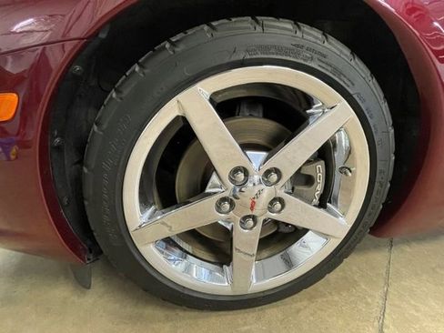 Used 2007 Chevrolet Corvette Convertible w/ Preferred Equipment Group image 9