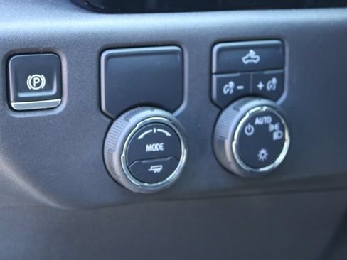 Used 2025 Chevrolet Silverado 1500 LT RWD image 21