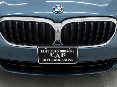 Used 2023 BMW 530e xDrive w/ Premium Package image 48