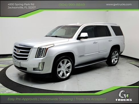 Used 2019 Cadillac Escalade Luxury RWD image 1