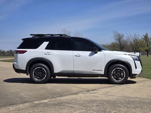 New 2026 Nissan Pathfinder Rock Creek image 7
