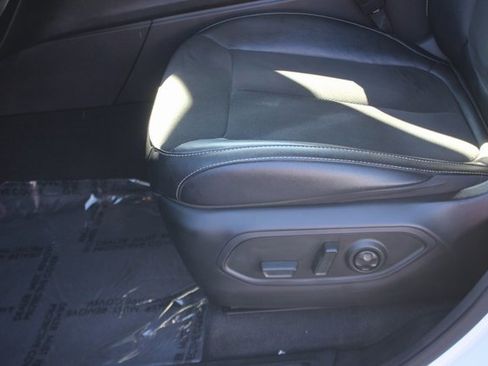 Used 2023 Jeep Grand Cherokee Altitude image 19