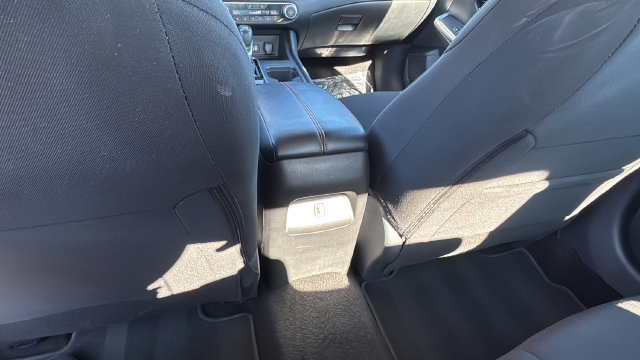 Used 2025 Nissan Sentra SR FWD image 20