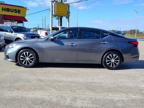 Used 2021 Nissan Altima 2.5 S image 3