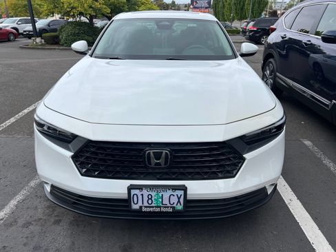 Used 2024 Honda Accord EX image 2