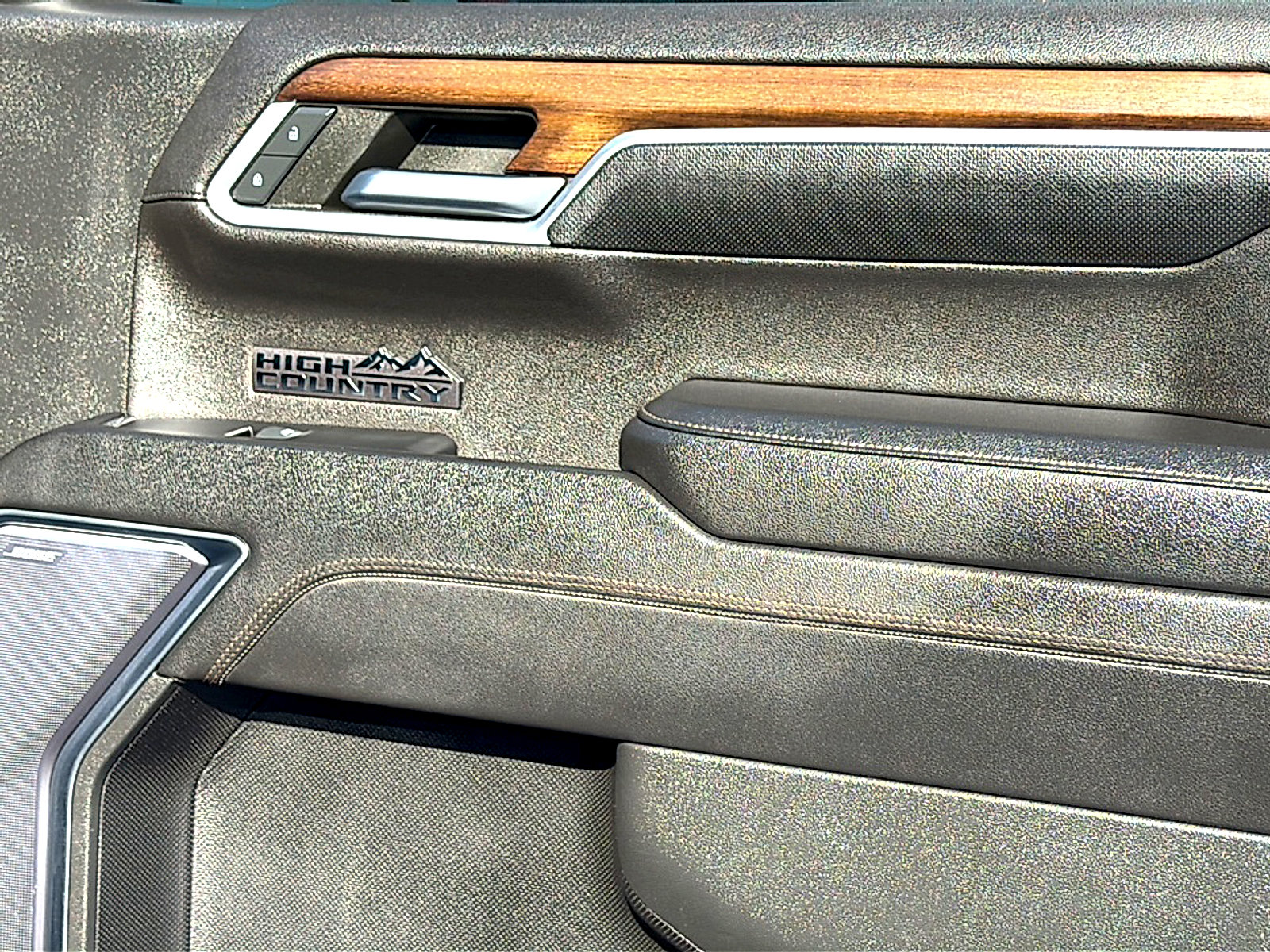 Used 2023 Chevrolet Silverado 1500 High Country w/ High Country Premium Package AWD/4WD image 29