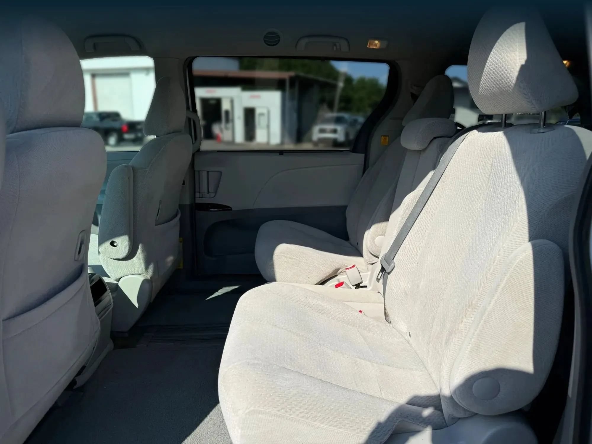 Used 2012 Toyota Sienna LE FWD image 21