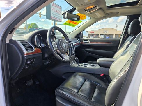 Used 2013 Jeep Grand Cherokee Limited w/ Luxury Group II AWD/4WD image 21