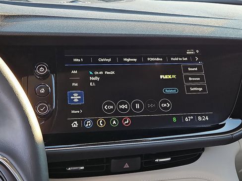 Used 2022 Buick Envision Avenir w/ Technology Package II image 18