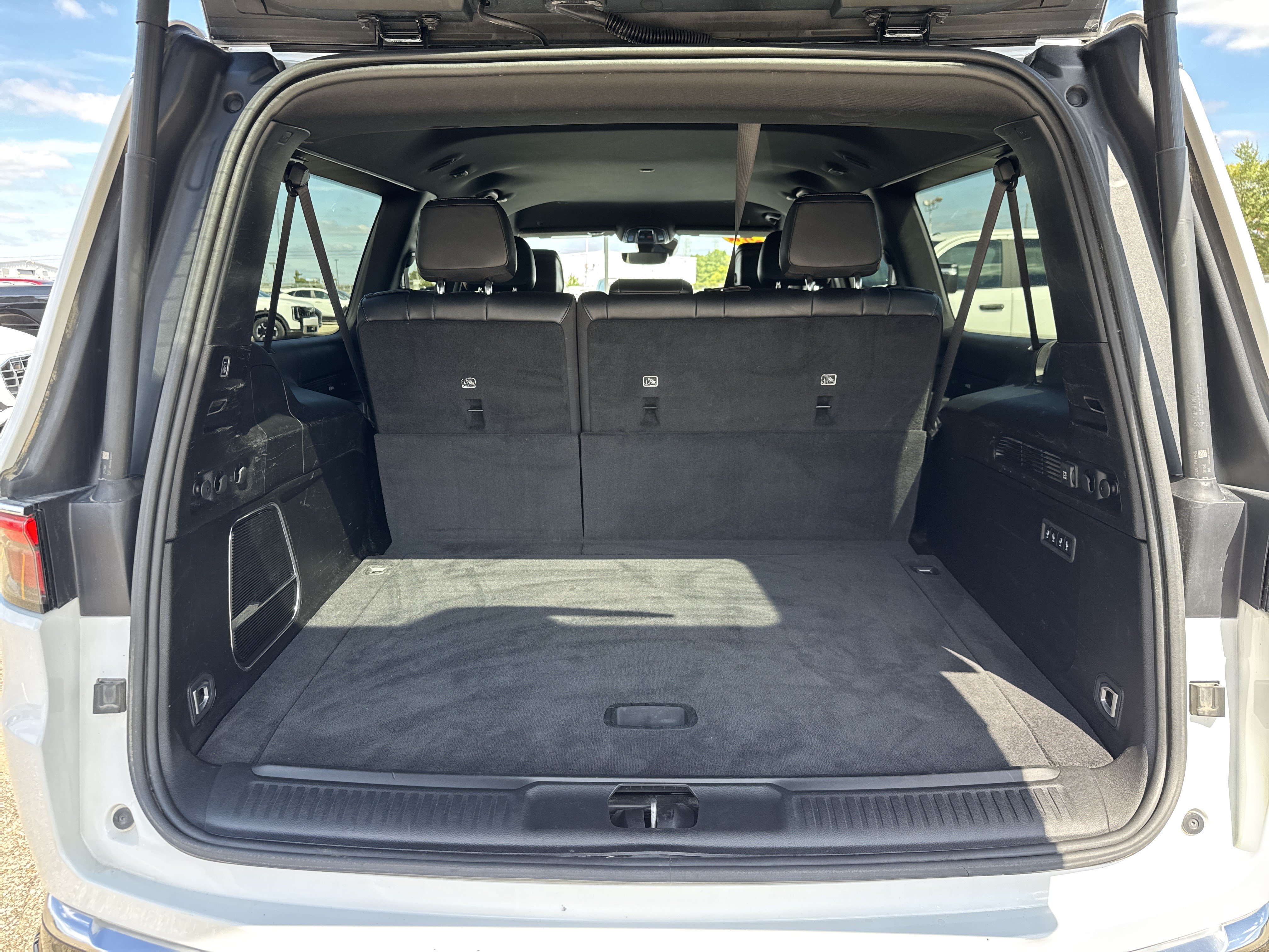Used 2024 Jeep Wagoneer L Series II w/ Flexible Seating Group RWD image 8