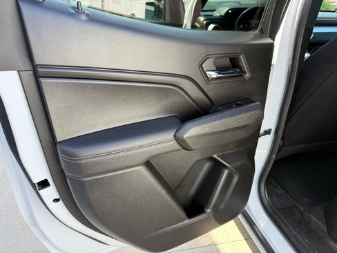 Used 2023 Chevrolet Colorado LT w/ LT Convenience Package II AWD/4WD image 14