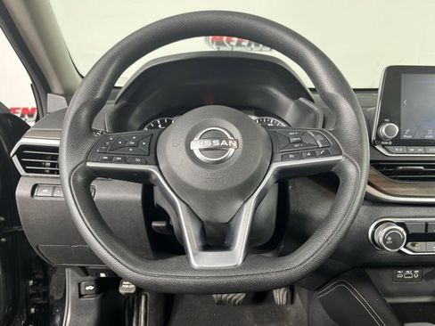 Used 2023 Nissan Altima 2.5 SV image 12