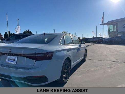 New 2026 Volkswagen Jetta SE image 5