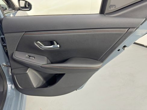 Used 2024 Nissan Sentra SR w/ SR Premium Package image 39