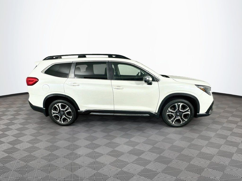 Used 2023 Subaru Ascent Limited w/ Technology Package AWD/4WD image 11