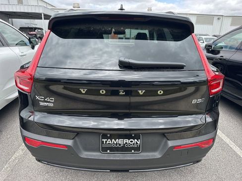 New 2026 Volvo XC40 B5 Core image 3