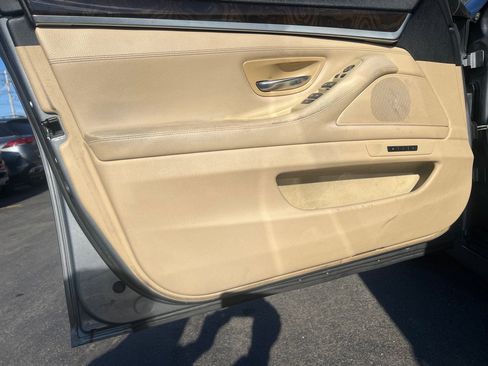 Used 2011 BMW 528i Sedan image 11