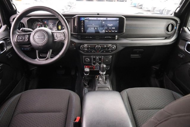 Used 2024 Jeep Wrangler Unlimited Rubicon 4xe AWD/4WD image 22