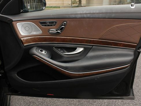 Used 2014 Mercedes-Benz S 550 Sedan image 30
