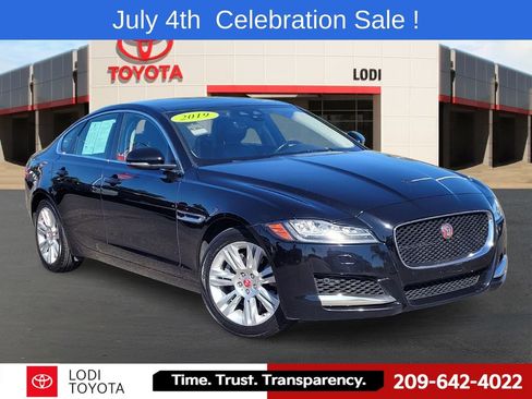 Used 2019 Jaguar XF Prestige RWD image 1