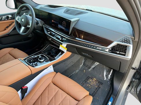 New 2026 BMW X5 xDrive40i w/ Executive Package AWD/4WD image 13