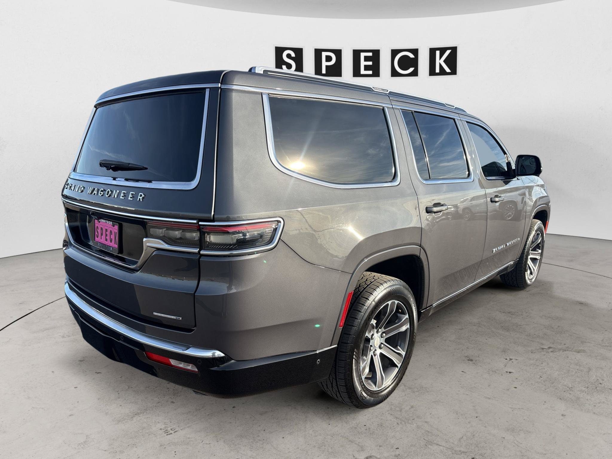 Used 2022 Jeep Grand Wagoneer Series I AWD/4WD image 5