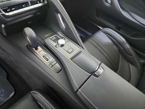 Used 2024 Lexus LC 500 Convertible image 14