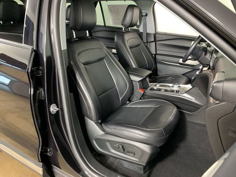 Used 2023 Ford Explorer Limited w/ Equipment Group 301A image 41