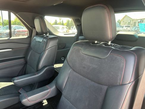 Used 2025 Ford Explorer ST w/ Sun And Sound Package AWD/4WD image 24