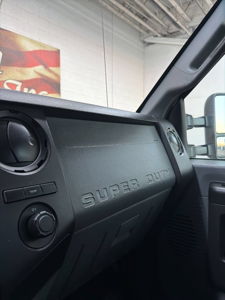 Used 2014 Ford F550 4x4 Crew Cab Super Duty image 30