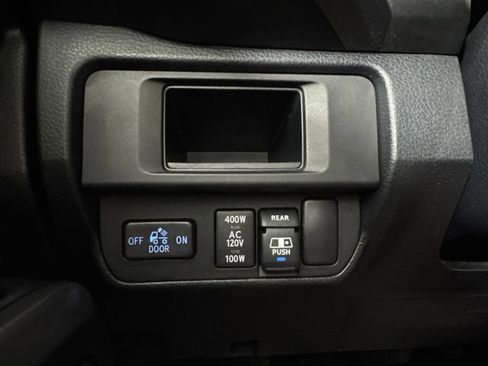Used 2017 Toyota Tacoma TRD Sport w/ Tow Package (A/T) AWD/4WD image 18
