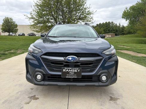 Certified 2025 Subaru Outback AWD/4WD image 9